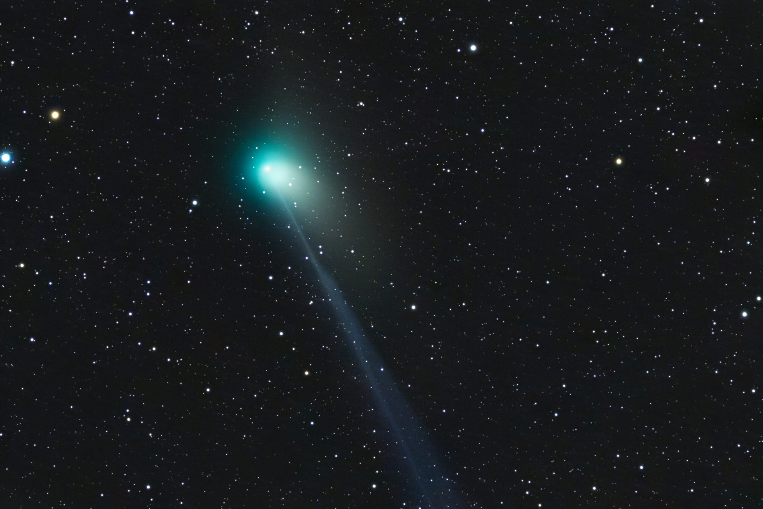 Comet_ZTF_and_its_apparent_three_tails