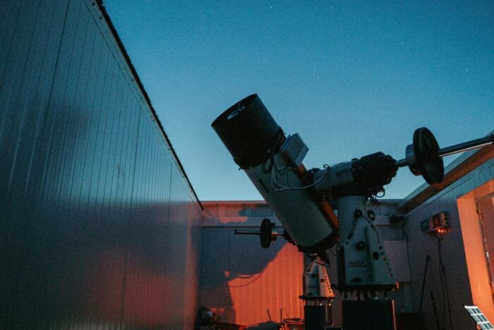 Photo of an Aldoria optical telescope